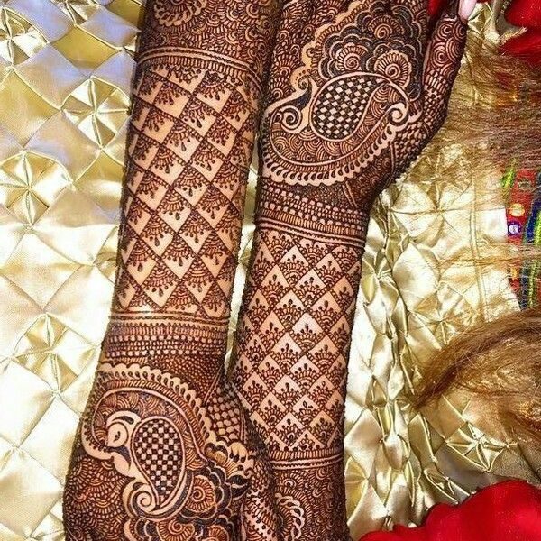 Gleam-Gujarati-Bridal-Mehndi-Designs-for-left-arm-600x1064