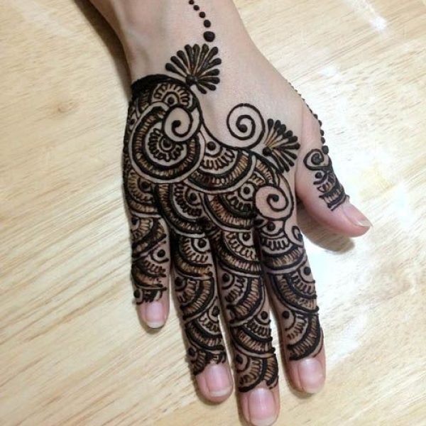 In this image you can see a very beautiful indo arabic mehndi design by one of the best Indo Arabic Mehndi Designer in jhansi, Vijay Mehndi Art & Permanent Tattoo Art
