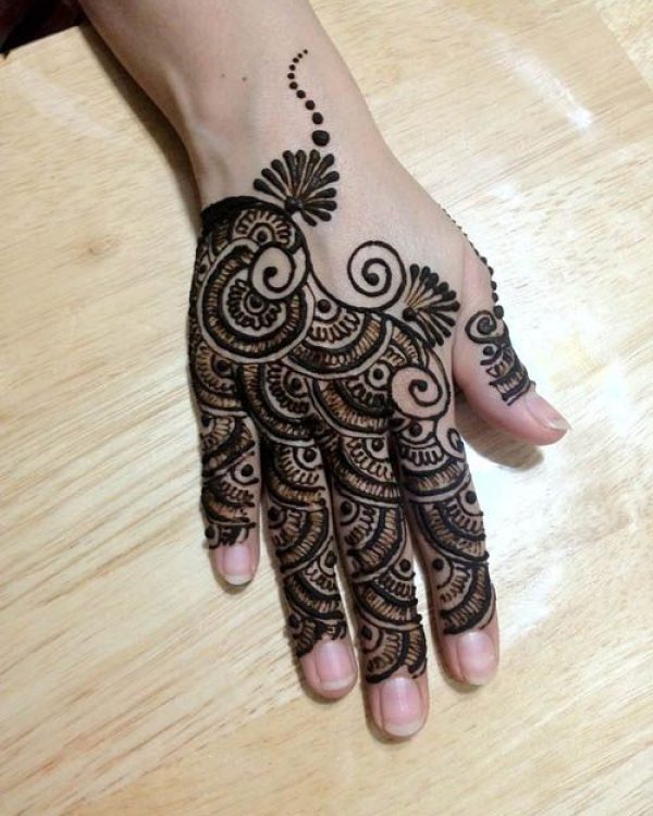 In this image you can see a very beautiful indo arabic mehndi design by one of the best Indo Arabic Mehndi Designer in jhansi, Vijay Mehndi Art & Permanent Tattoo Art