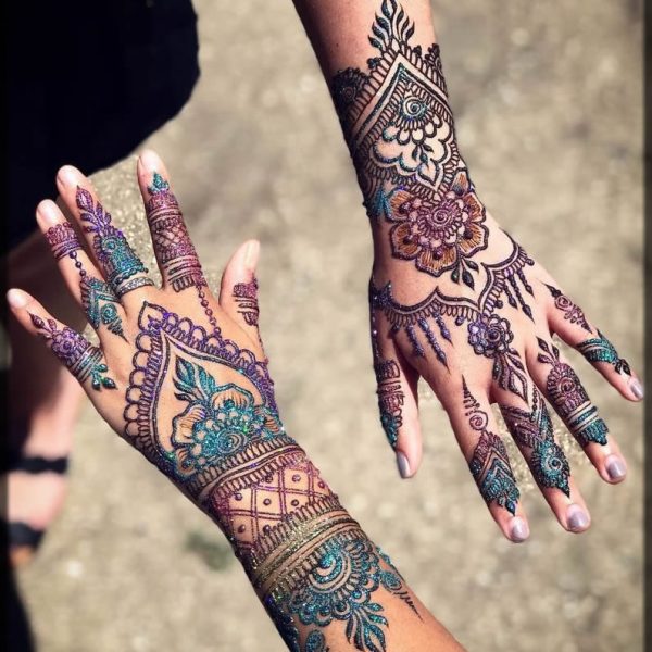 In this image you can see a sparkle mehndi Design by one of the best sparkle mehndi designer in Gwalior, Vijay Mehndi Art & Permanent Tattoo Art.