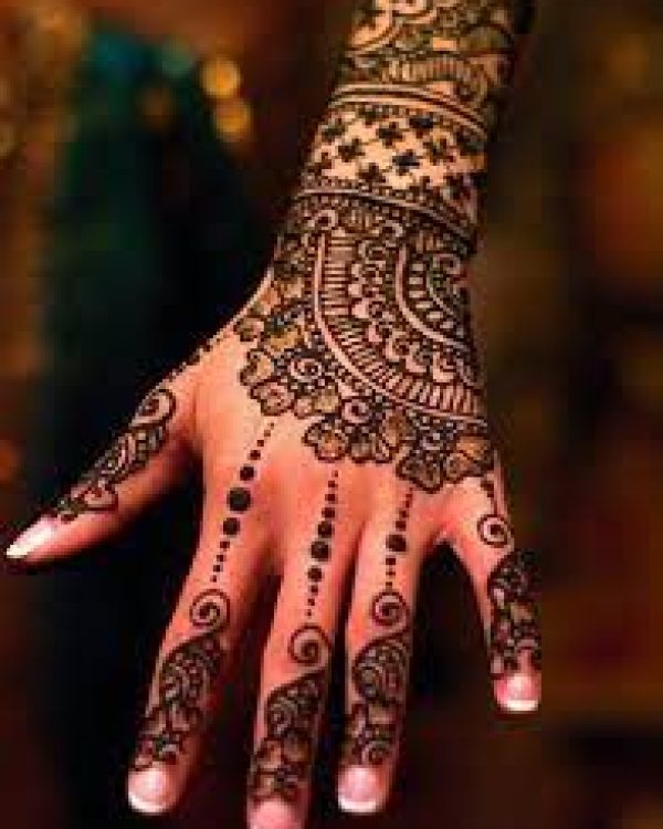 You can see a african mehndi design by one of the best african mehndi designer in jhansi, Vijay Mehndi Art & Permanent Tattoo Art